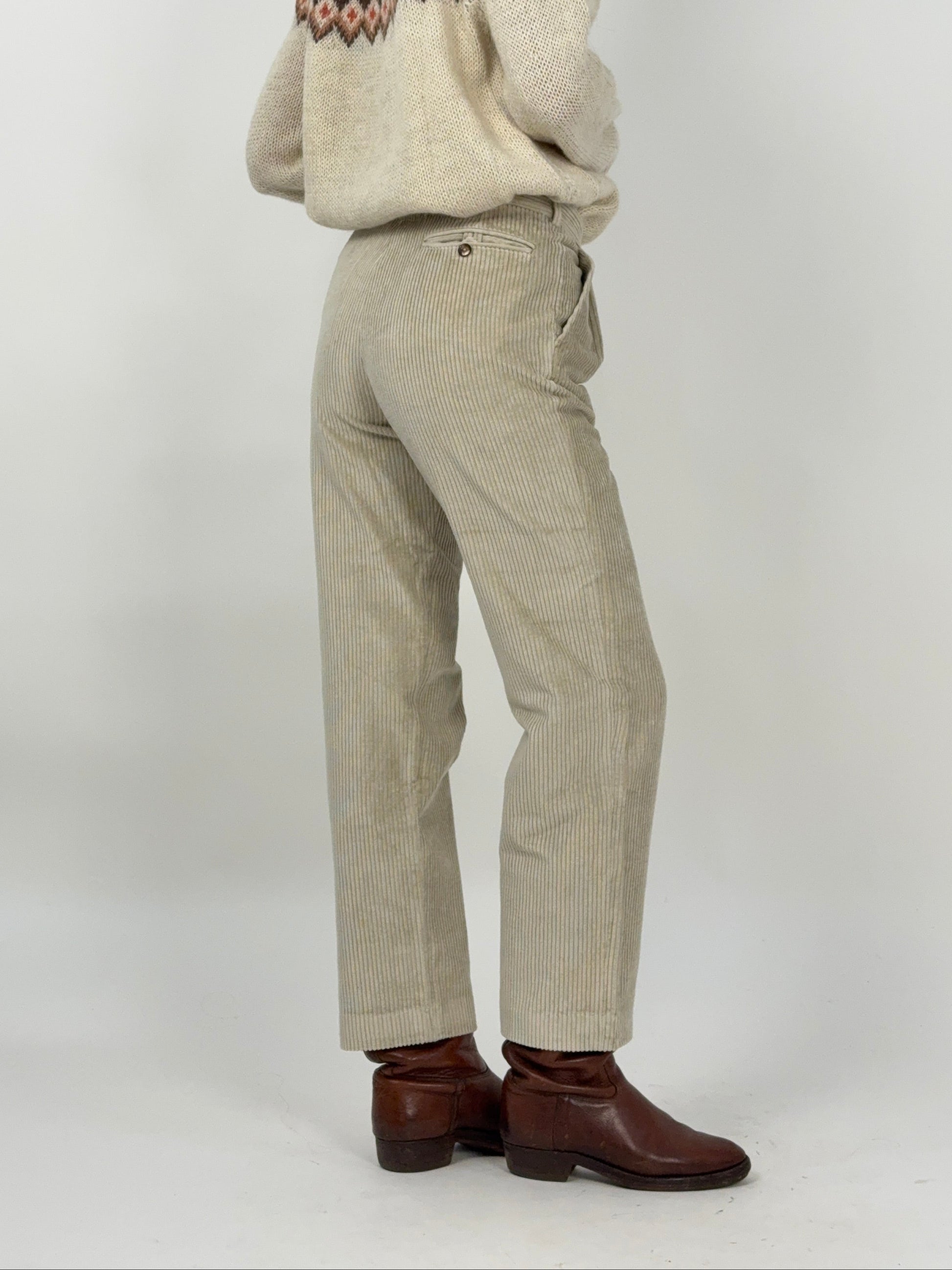 pantaloni-fila-in-velluto-a-coste-colore-crema-vintage