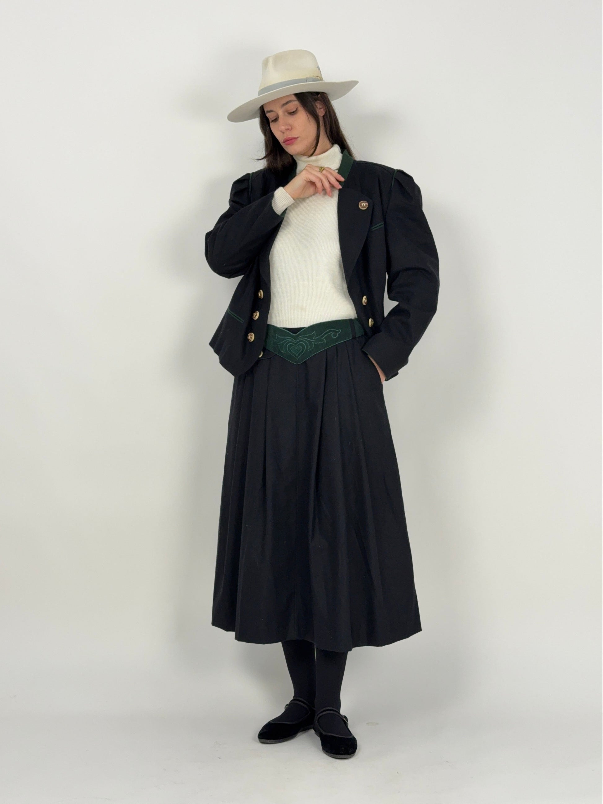 completo-lodenfrey-giacca-e-gonna-in-lana-nera-vintage