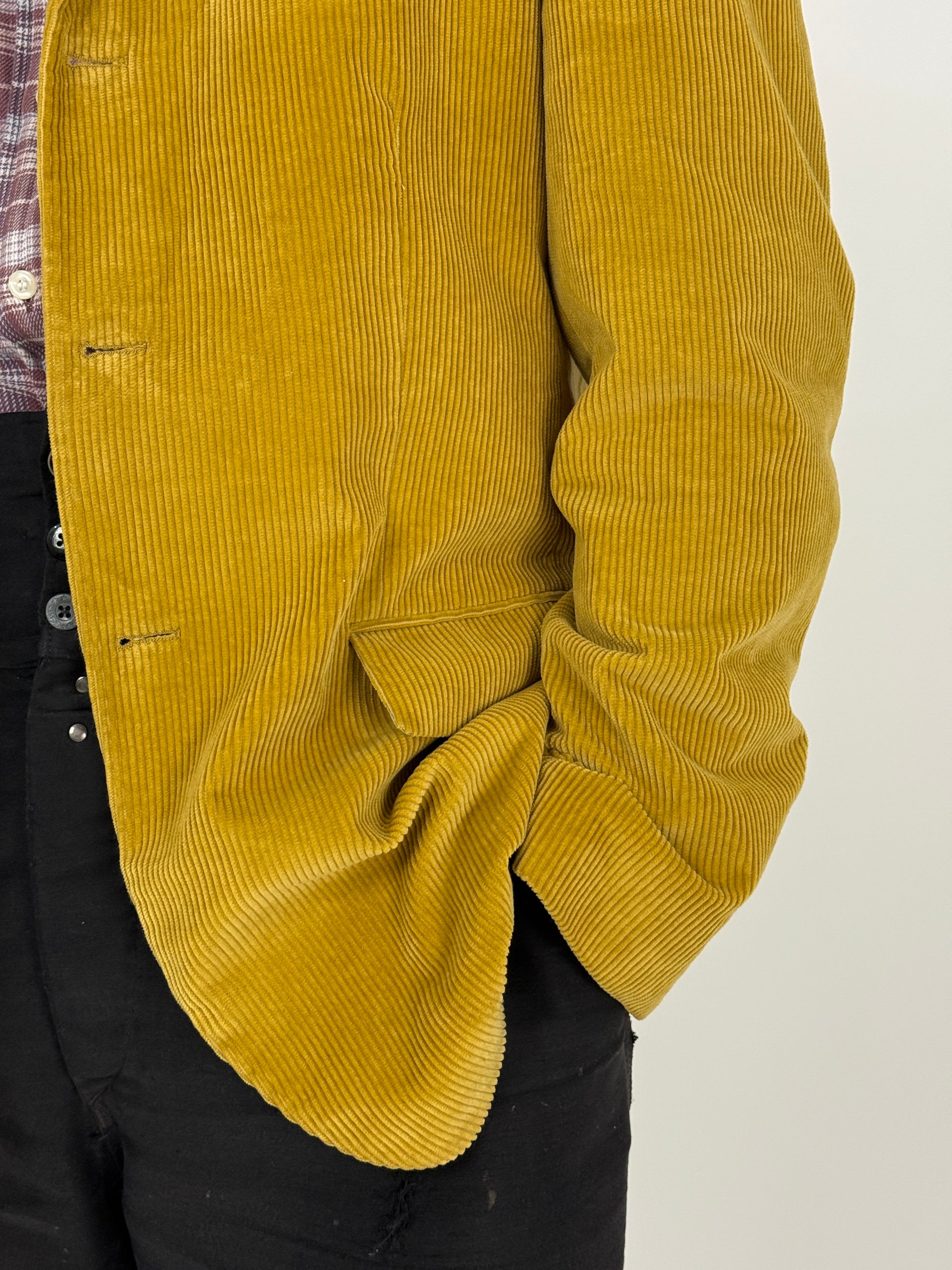 giacca-in-velluto-a-coste-ocra