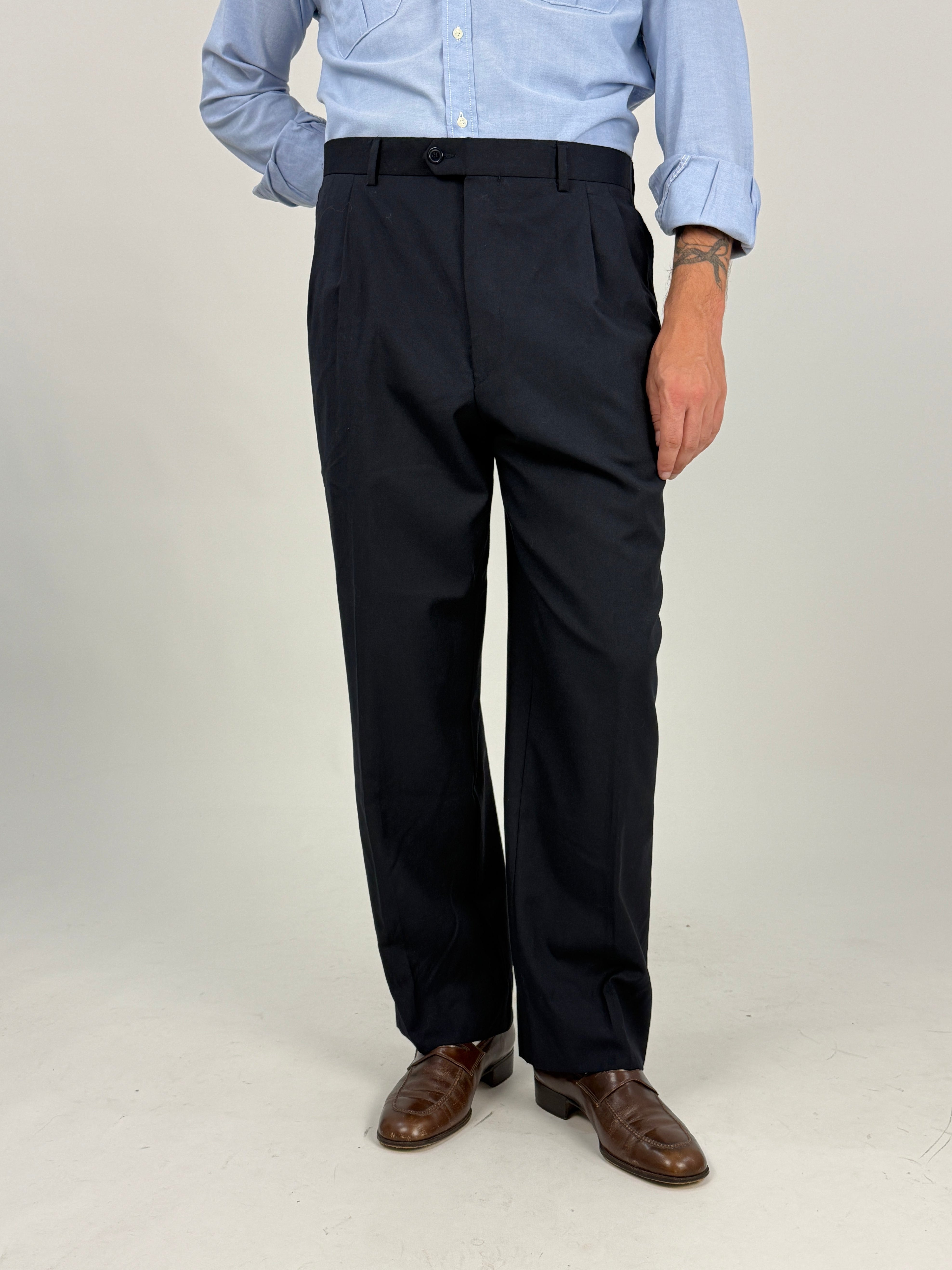 Pantalone Yves Saint Laurent blu notte doppia piega vintage - fronte intero indossato taglia 52