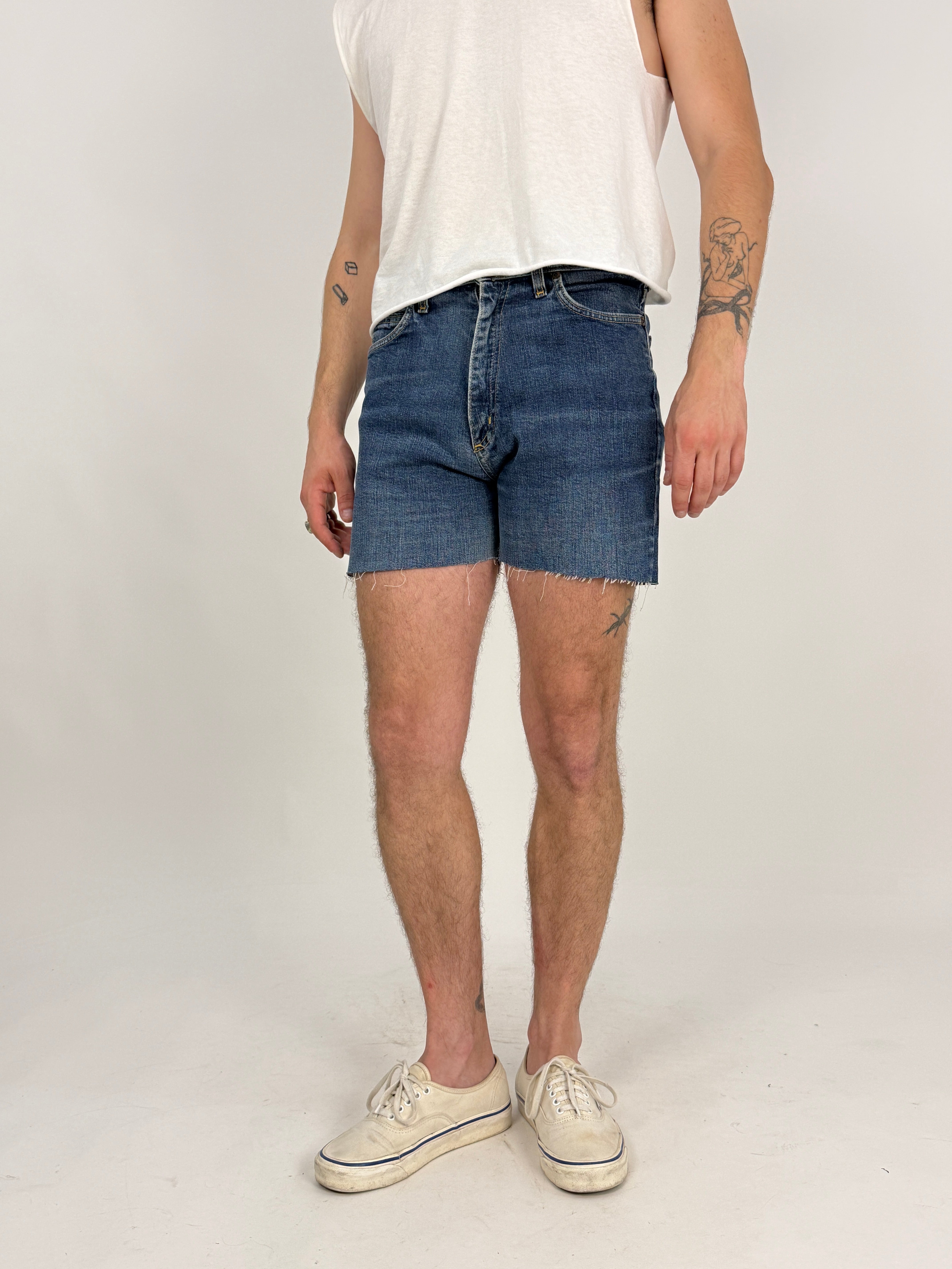 Shorts vintage Lee cut-off denim blu - vista frontale modello