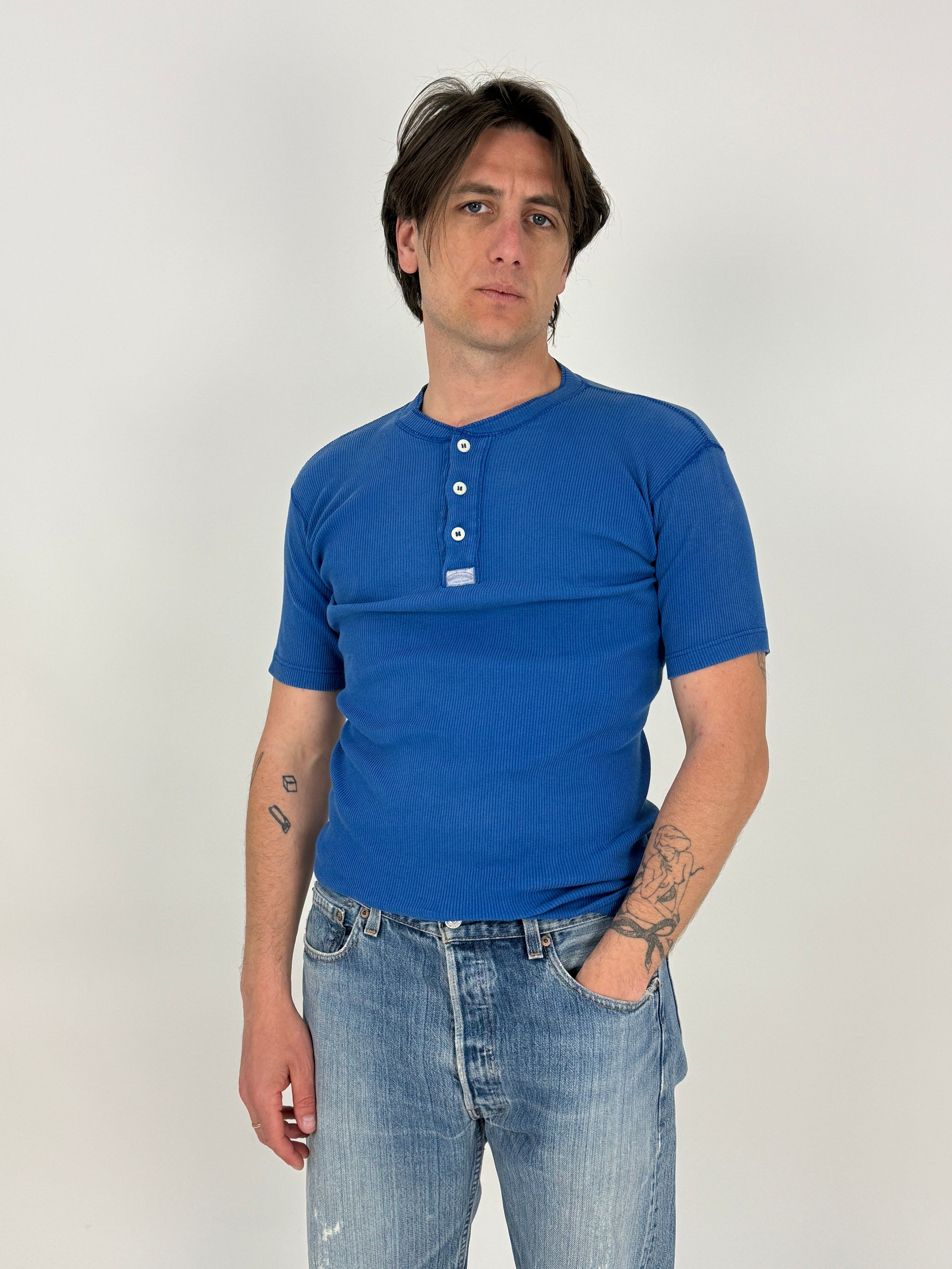 T-shirt Levi's Serafino vintage a 3 bottoni in cotone a costine
