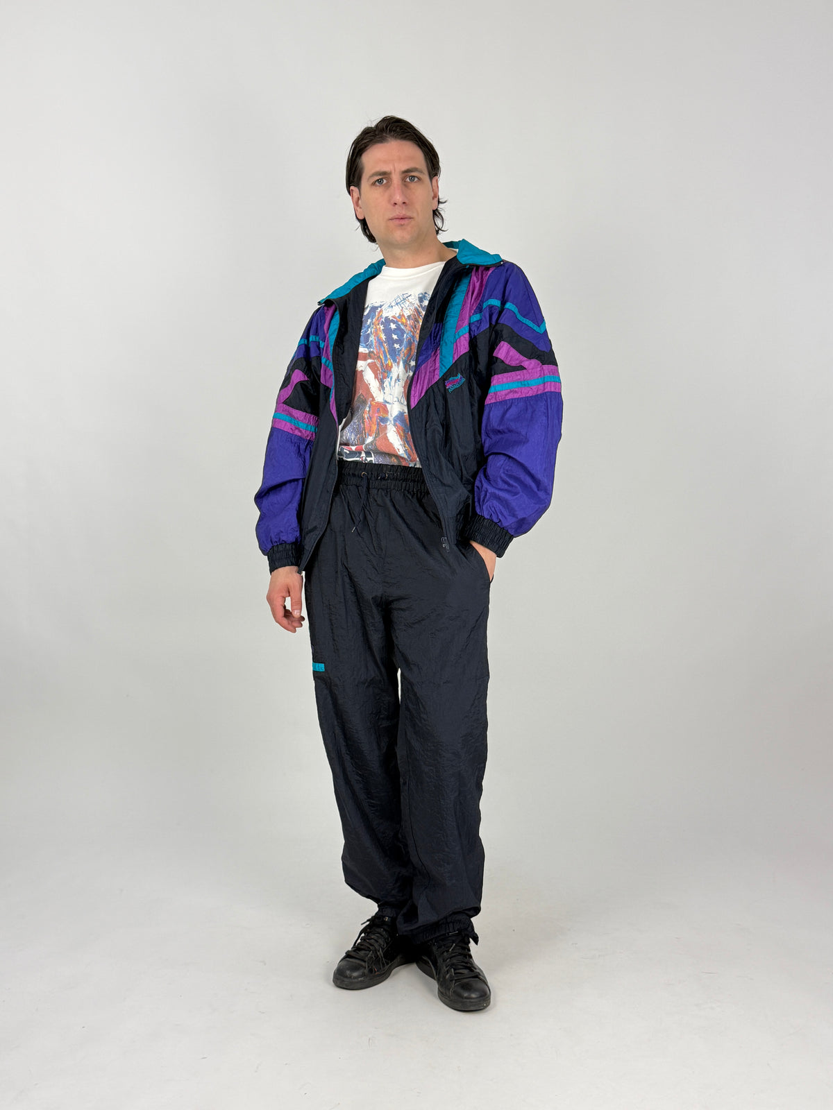 Tuta Vintage Anni '80 Nera Multicolor con Logo Ricamato - Taglia L