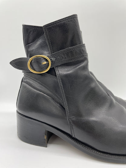 Ankle boot with buckle