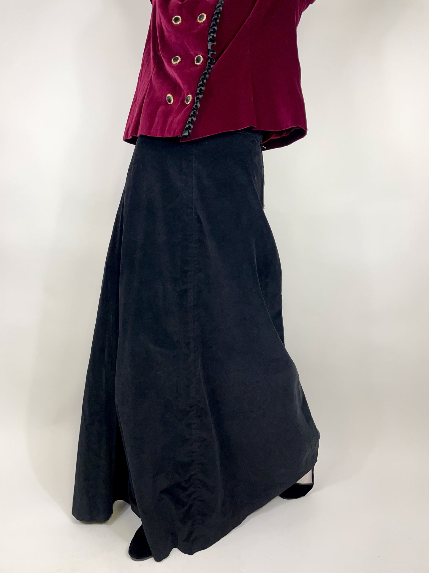 Smooth velvet long skirt