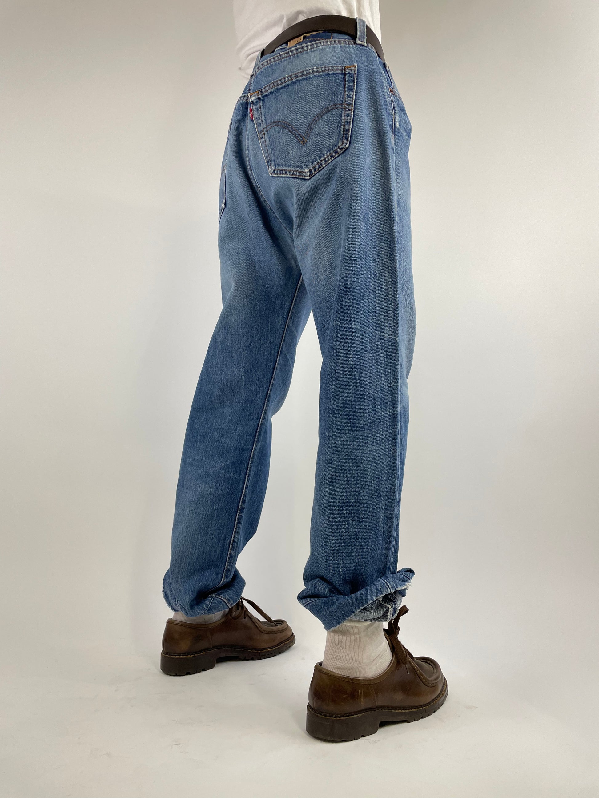 levis-501-red-tap-blue-jeans