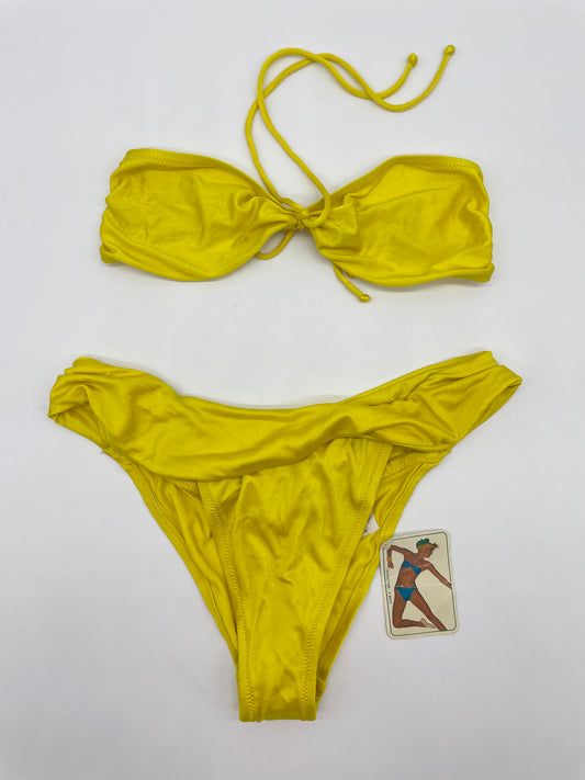 bikini-anni-80-colore-giallo-reggiseno-con-fascia-slip-gamba-alta