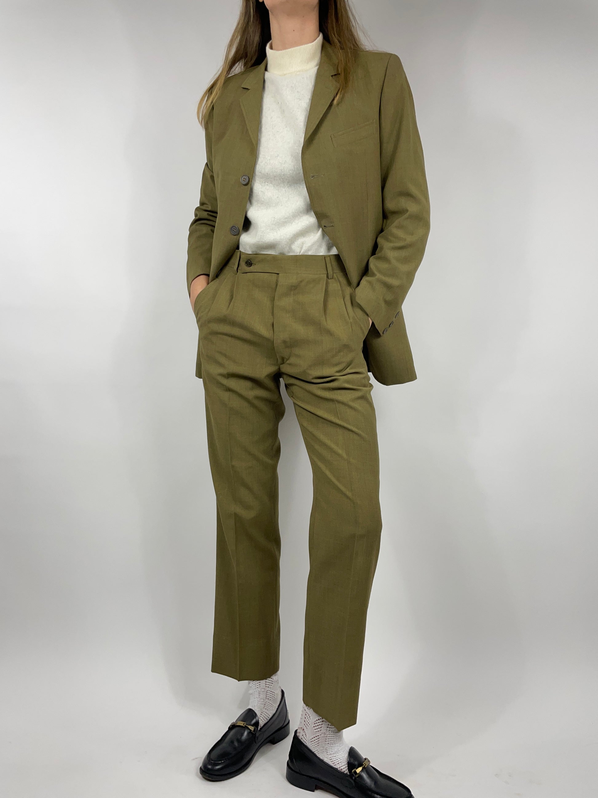 completo-anni-70-colore-verde-da-donna-giacca-e-pantalone