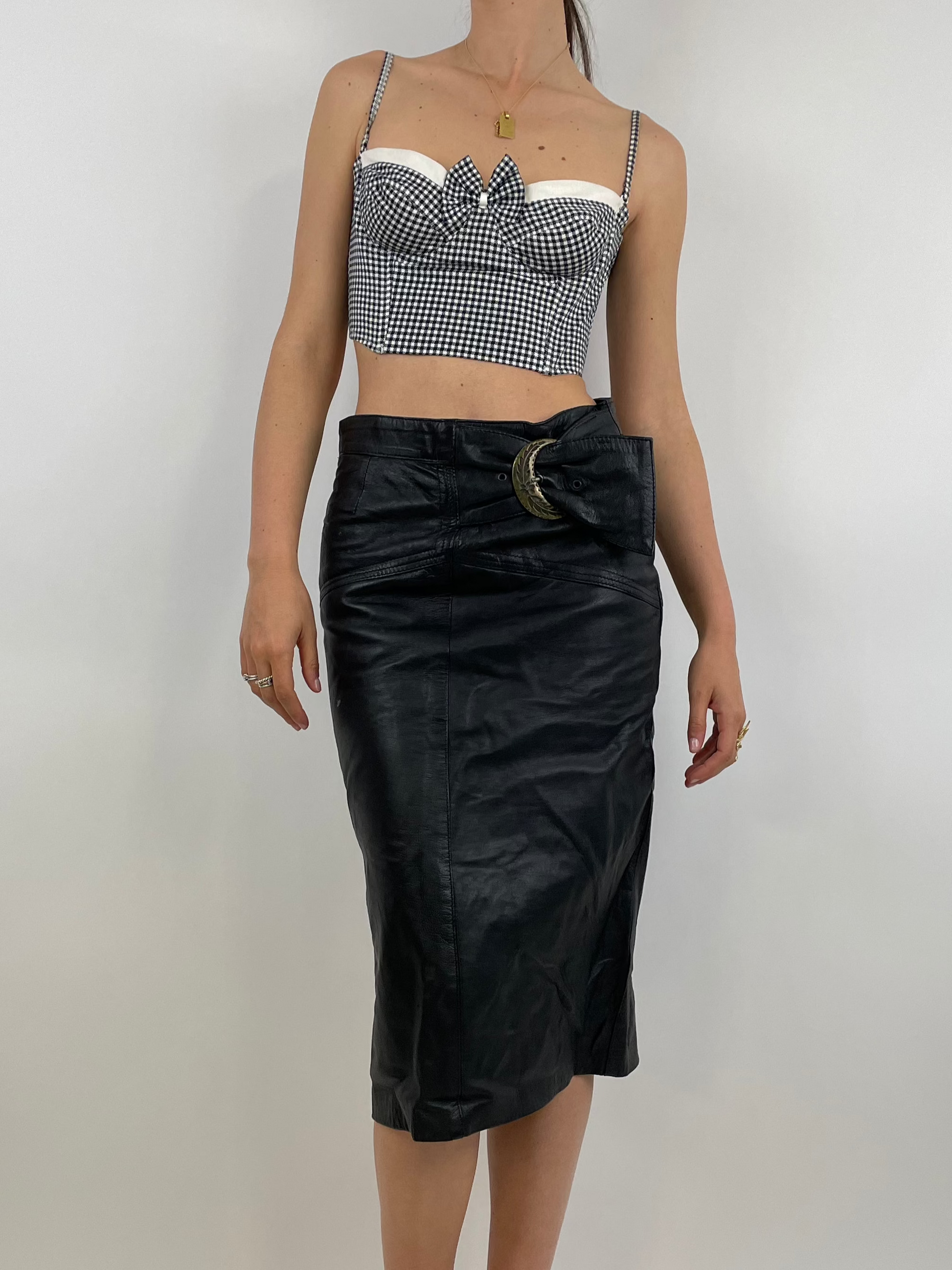 Vintage 80s skirt in genuine leather with buckle Fangovintage