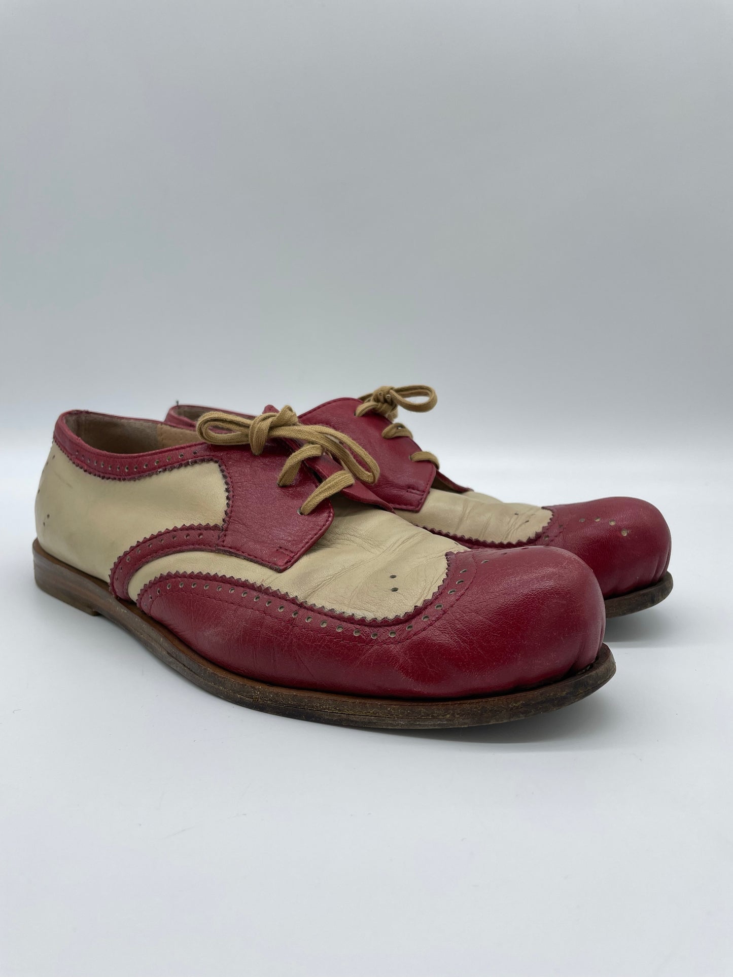 scarpa-allacciata-in-vera-pelle-colore-rosso-e-crema