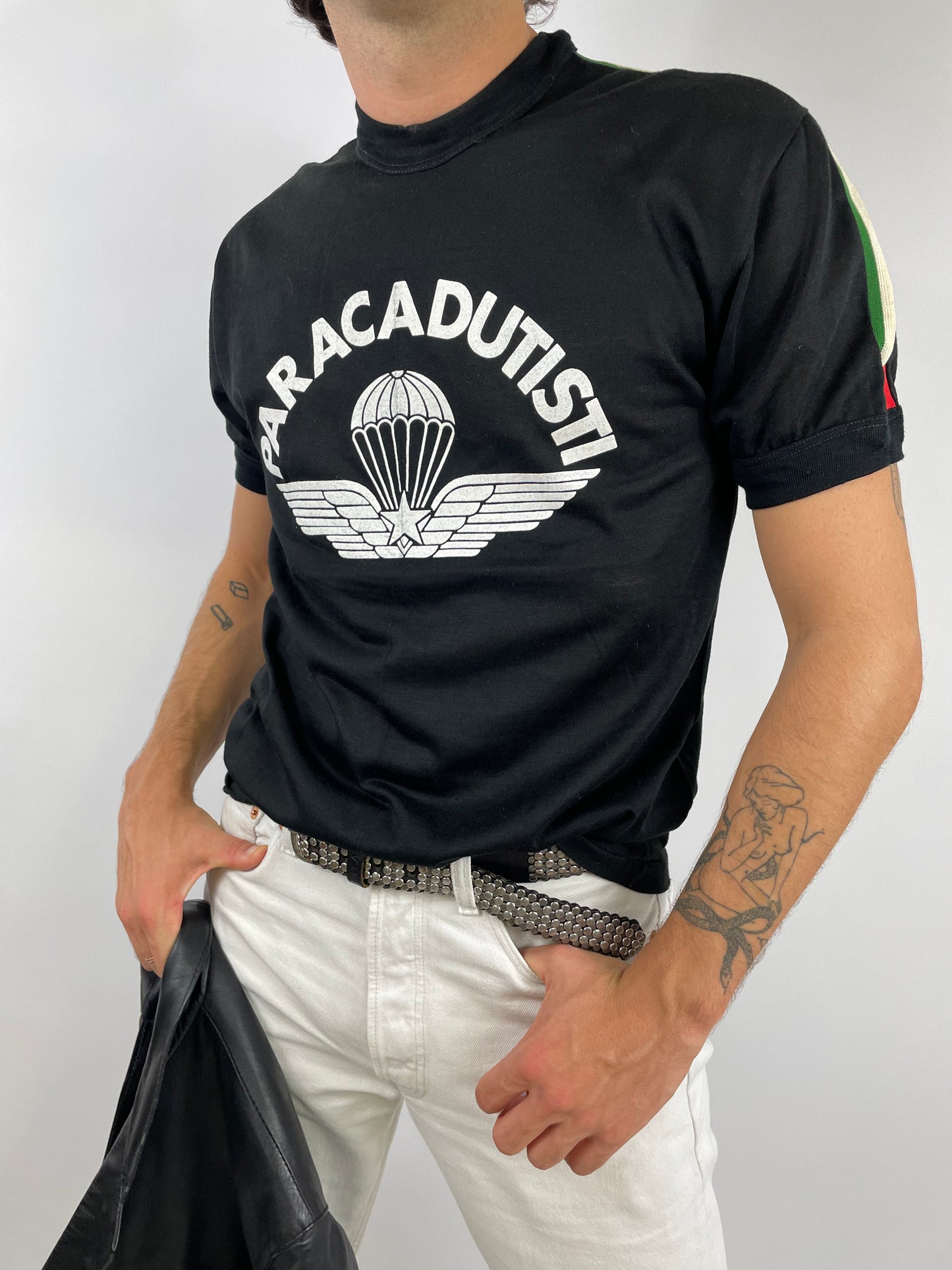 t-shirt-paracadutisti-1980-vintage-colore-nero-autentica-