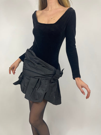 vestito-anni-80-in-velluto-liscio-colore-nero