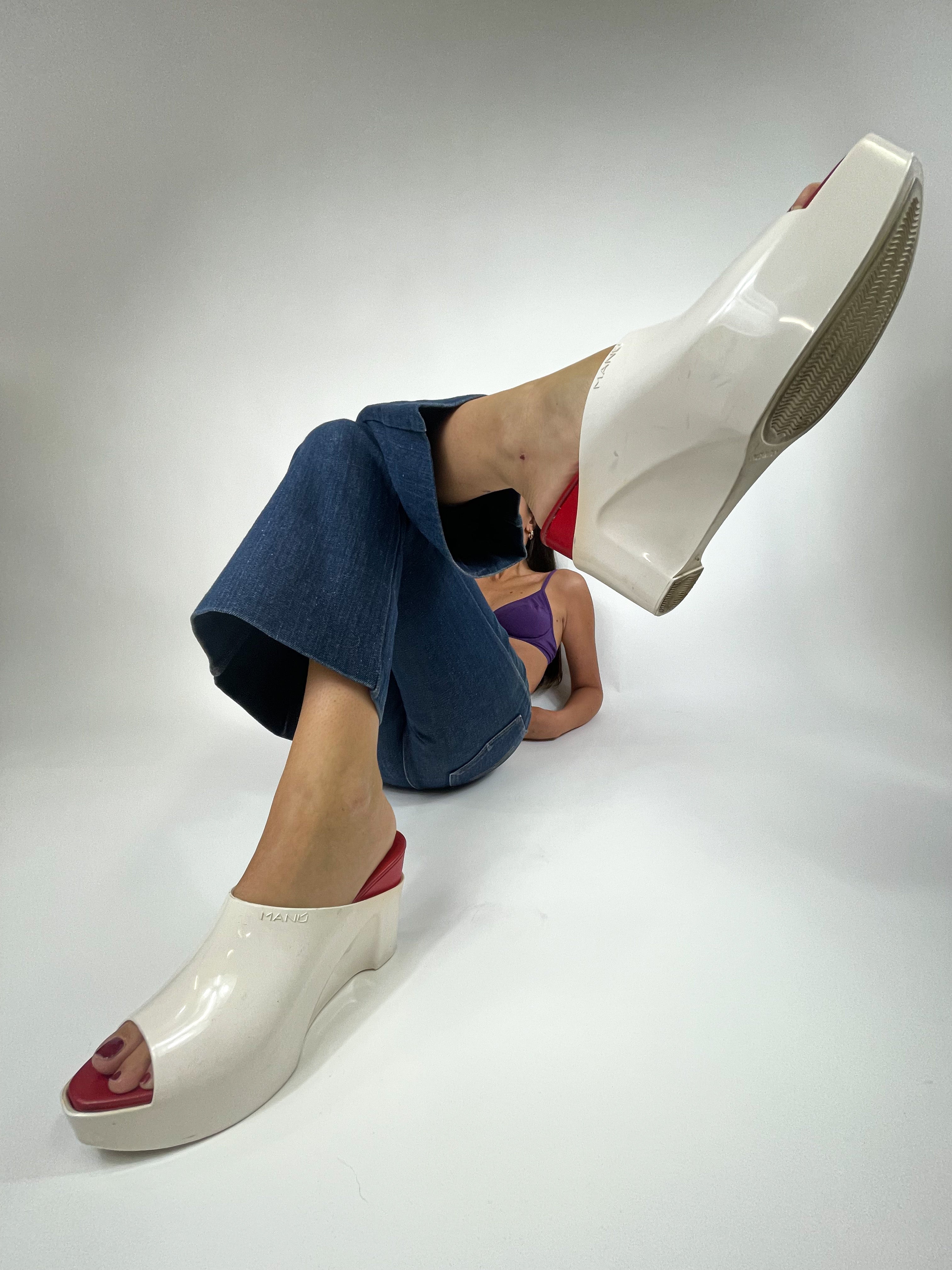 Zeppa in plastica colore bianco e rosso Sandali gomma anni 80